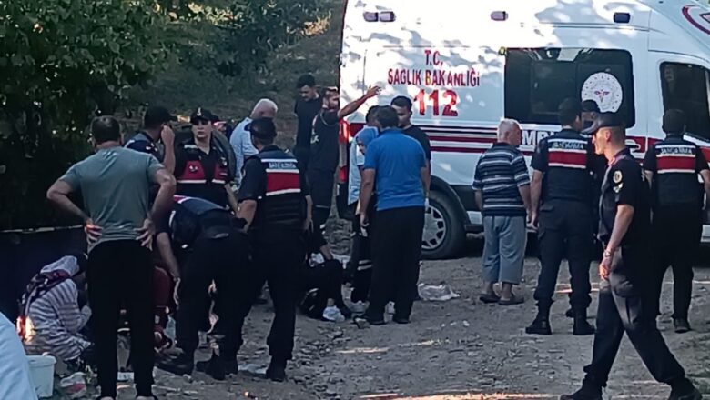 fındık işçileri taşıyan traktör